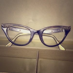 Vintage Tura Frames with pearl detail